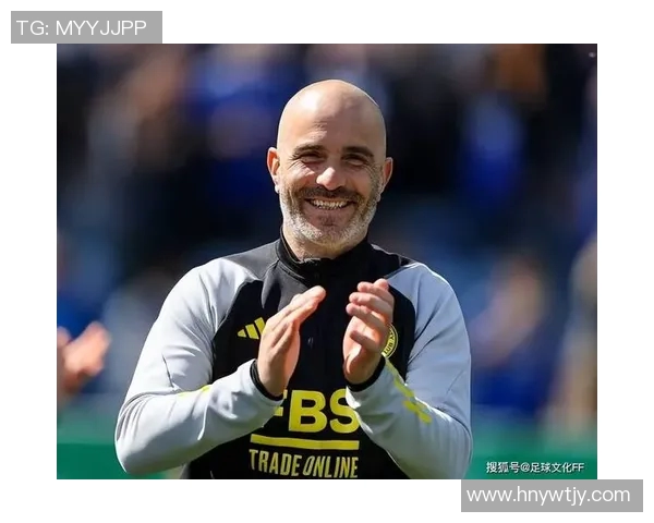 足球球星与忠实粉丝之间的热情互动与情感共鸣解析